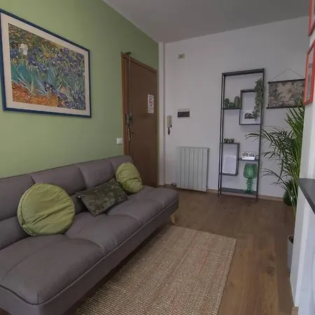 Alice's Guest Parking & Wi-fi Apartment *